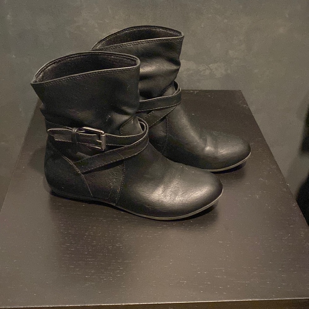 Black flat booties